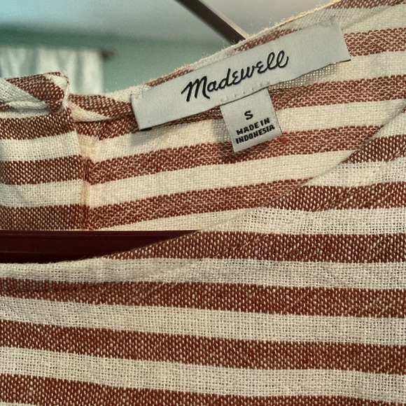 Madewell red and White Striped Top, size small, so chic!! Summer linen dress πΊ - Picture 2 of 6